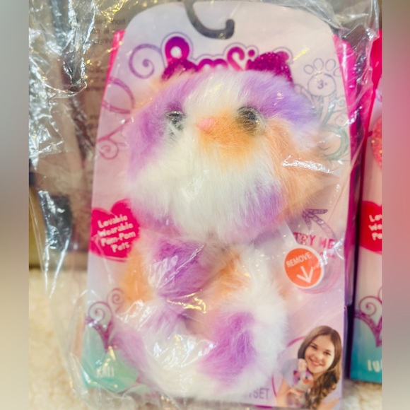 Toys Pomsies Cali New Plush Interactive Toys Eyes Glow Responds To